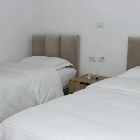 Besa & Rum i privatbostad Tirana